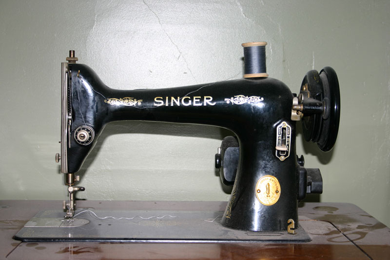 sewing machine 2.png